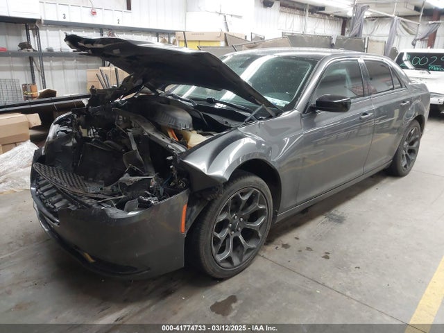 2C3CCAAG2JH282018 Chrysler 300 Touring