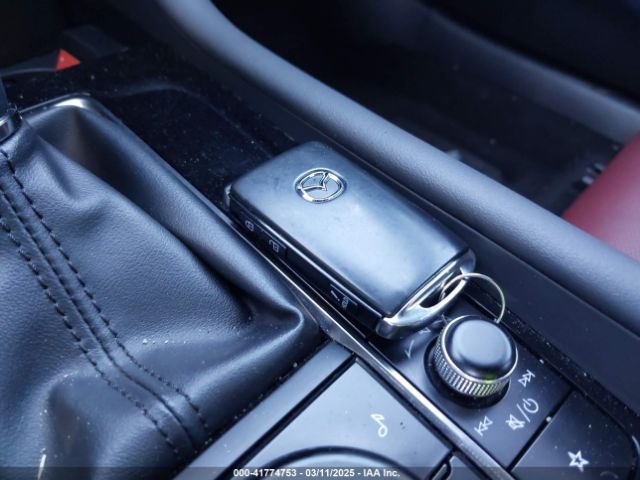 JM1BPBNMXK1143918 Mazda Mazda3 Hatchback Premium Package