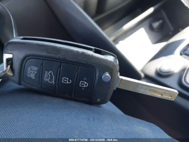 2019 HYUNDAI KONA KM8K12AA3KU318646 Photo 10