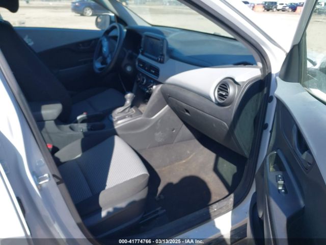 2019 HYUNDAI KONA KM8K12AA3KU318646 Photo 4