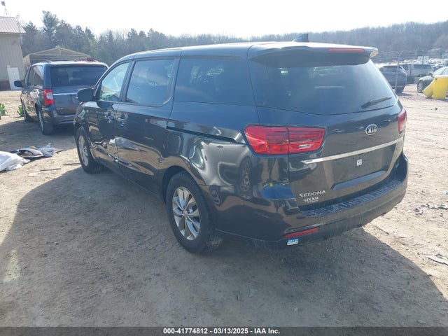 KNDMB5C13L6617567 KIA SEDONA LX