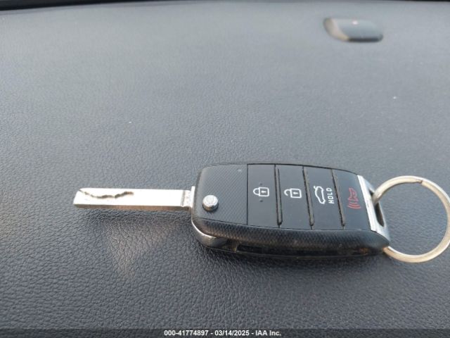 5XXGT4L33JG261903 KIA Optima Lx