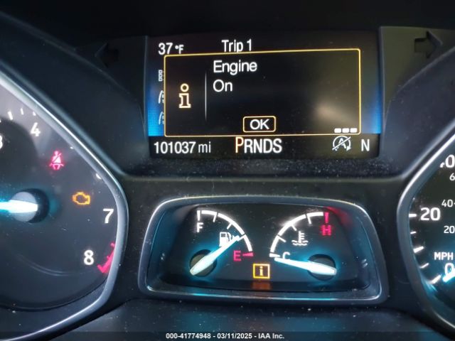 1FMCU9JD2HUD59180 Ford Escape Titanium