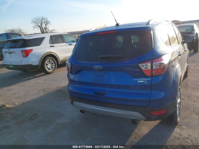 1FMCU9JD2HUD59180 Ford Escape Titanium