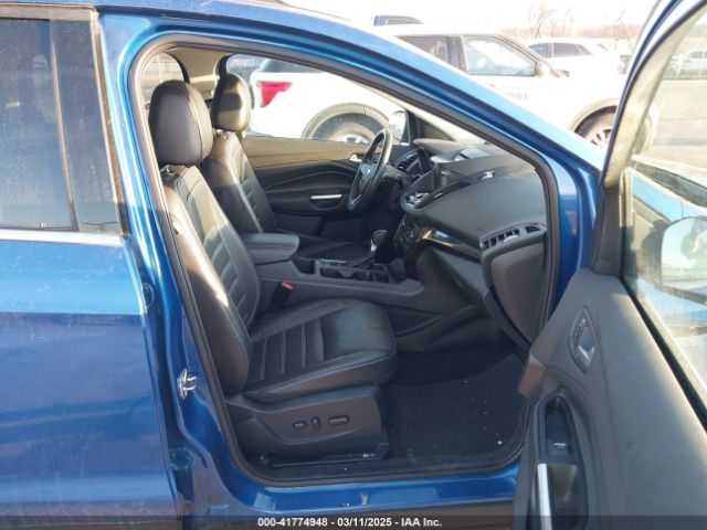 1FMCU9JD2HUD59180 Ford Escape Titanium