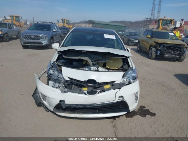 JTDKN3DU4E1824822 Toyota Prius Three