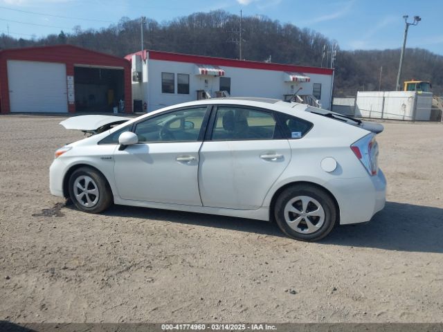 JTDKN3DU4E1824822 Toyota Prius Three