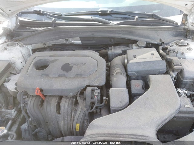5XXGT4L38KG300213 KIA Optima Lx
