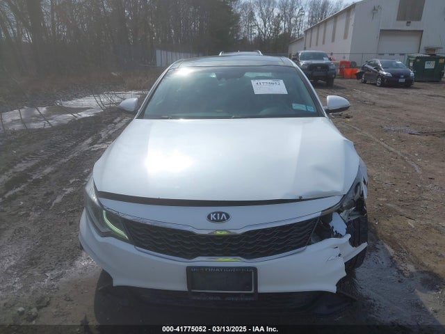 5XXGT4L38KG300213 KIA Optima Lx