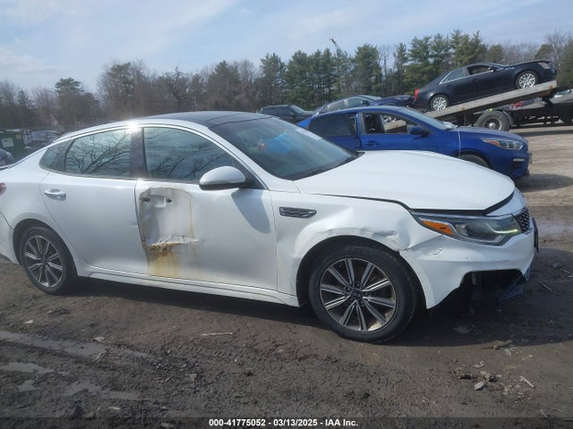 5XXGT4L38KG300213 KIA Optima Lx