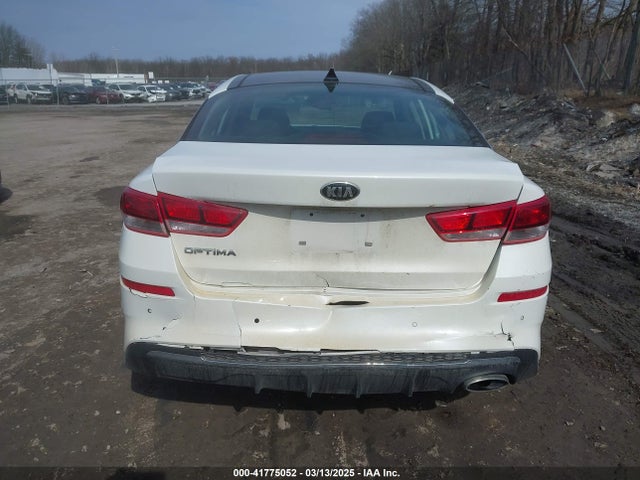 5XXGT4L38KG300213 KIA Optima Lx