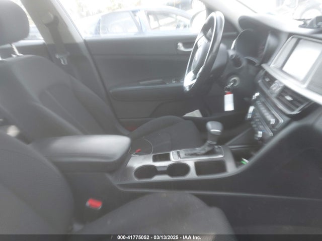 5XXGT4L38KG300213 KIA Optima Lx