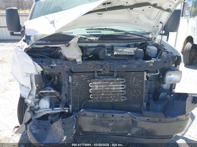 41775091 :رقم المزاد ، 1GD37RCF8H1163252 vin ، 2017 Gmc Savana Cutaway Work Van مزاد بيع