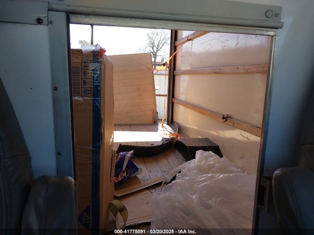 41775091 :رقم المزاد ، 1GD37RCF8H1163252 vin ، 2017 Gmc Savana Cutaway Work Van مزاد بيع