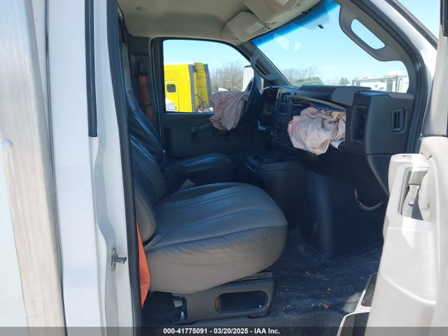 41775091 :رقم المزاد ، 1GD37RCF8H1163252 vin ، 2017 Gmc Savana Cutaway Work Van مزاد بيع