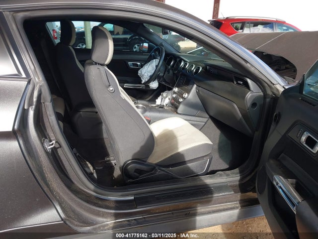 Ford Mustang Ecoboost Fastback 2020 1FA6P8TH2L5182447 Image 5