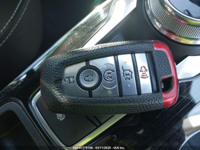 1FMCU9JZXPUB41868 Ford Escape Platinum