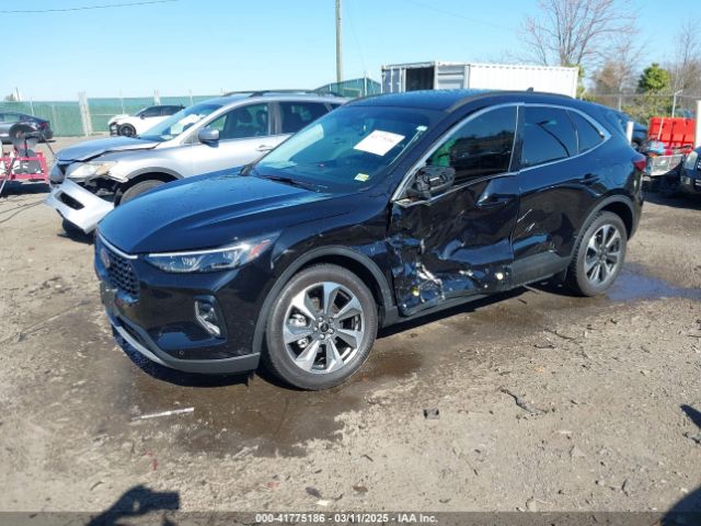 1FMCU9JZXPUB41868 Ford Escape Platinum