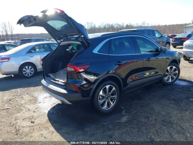 1FMCU9JZXPUB41868 Ford Escape Platinum