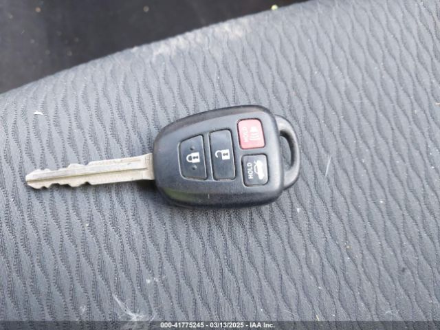 5YFBURHE1HP714075 Toyota COROLLA LE