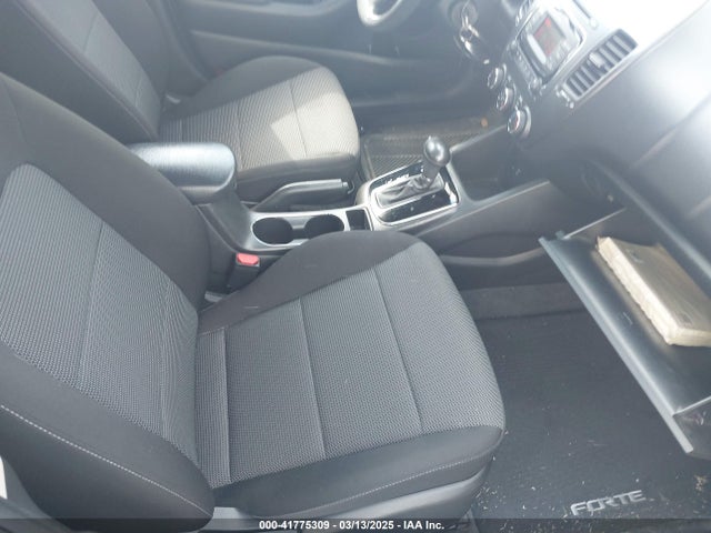 KIA FORTE LX 2018 3KPFK4A77JE206576 Image 5