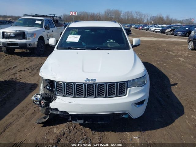 1C4RJFAG0JC322138 Jeep Grand Cherokee Laredo E 4x4