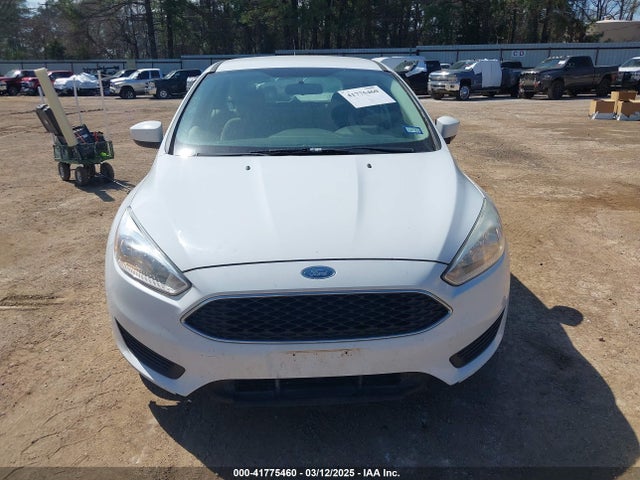 Ford FOCUS SE 2018 1FADP3K24JL231986 Image 12