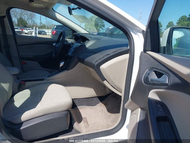 Ford FOCUS SE 2018 1FADP3K24JL231986 Image 5