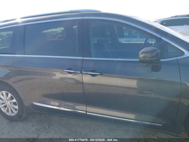 Chrysler Pacifica Touring L 2019 2C4RC1BGXKR531732 Image 14