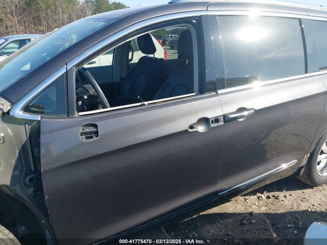 Chrysler Pacifica Touring L 2019 2C4RC1BGXKR531732 Image 15