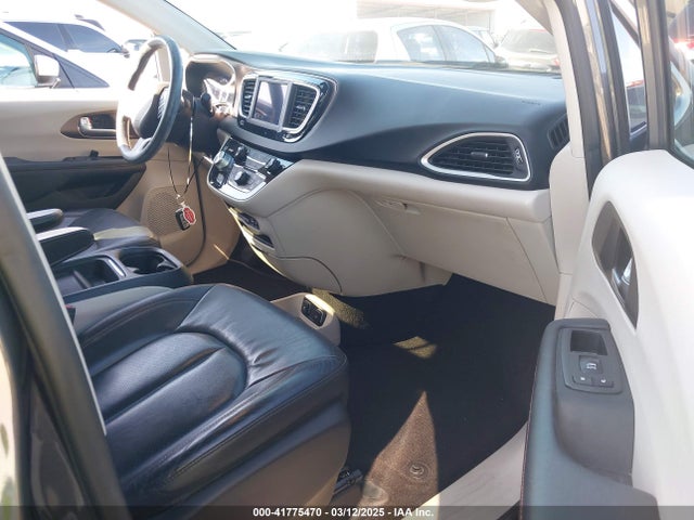 Chrysler Pacifica Touring L 2019 2C4RC1BGXKR531732 Image 5