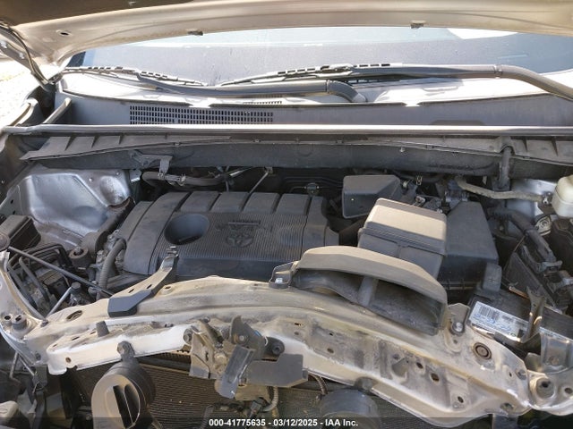 5TDZARFH9FS013289 Toyota Highlander Le
