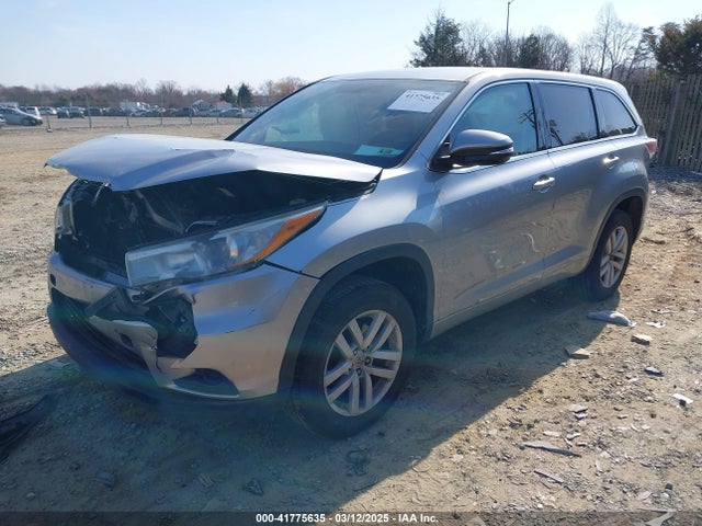 5TDZARFH9FS013289 Toyota Highlander Le