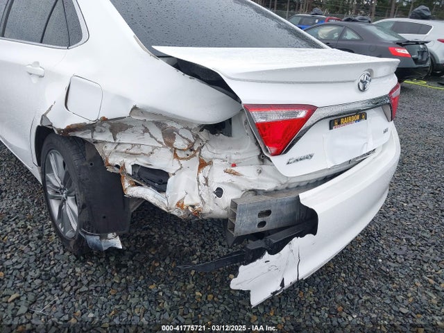4T1BF1FK1GU187737 Toyota CAMRY SE