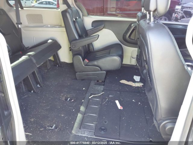 2C4RC1BG0ER208505 Chrysler Town & Country Touring
