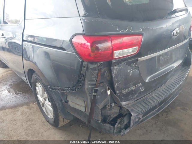 KNDMB5C12G6085086 KIA SEDONA LX