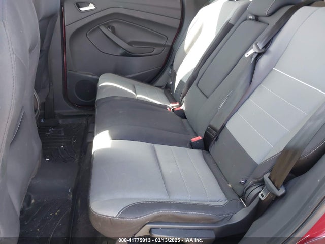 1FMCU9G9XFUC12587 Ford ESCAPE SE