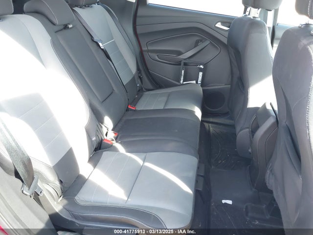 1FMCU9G9XFUC12587 Ford ESCAPE SE