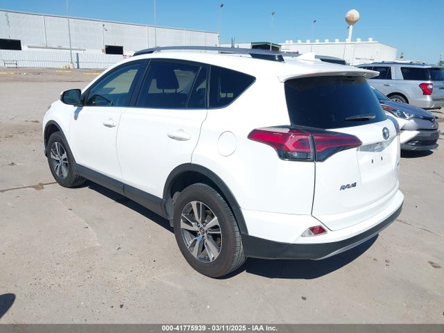 JTMWFREV3JJ187649 Toyota Rav4 Xle