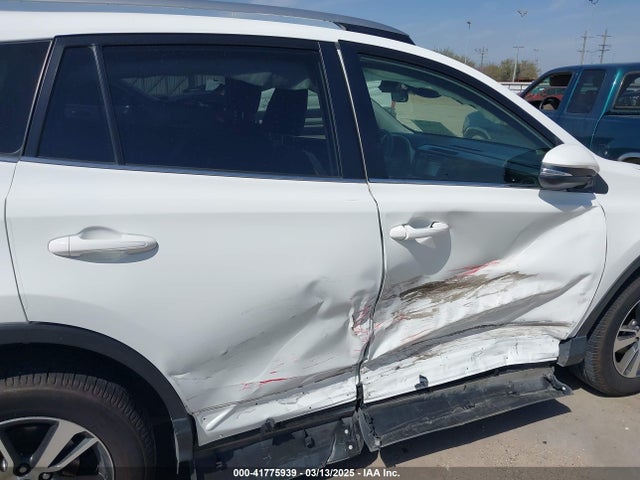 JTMWFREV3JJ187649 Toyota Rav4 Xle