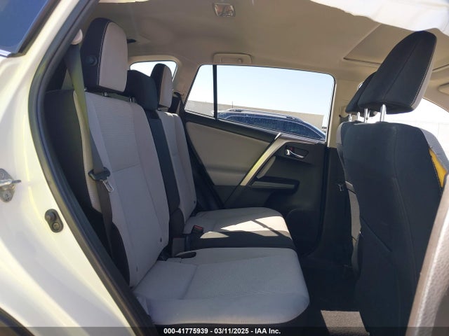 JTMWFREV3JJ187649 Toyota Rav4 Xle