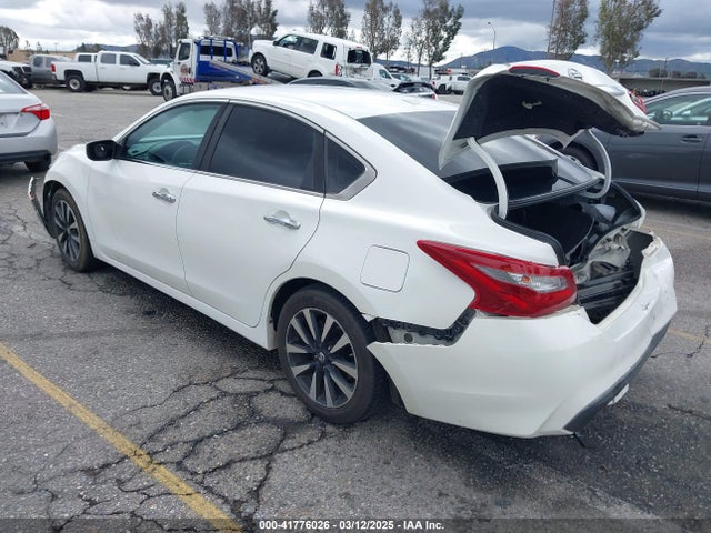 1N4AL3AP0JC157915 Nissan Altima 2.5 Sv