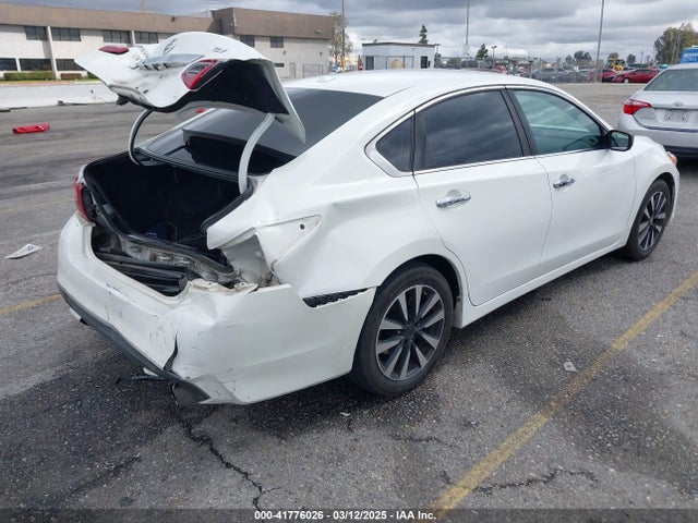 1N4AL3AP0JC157915 Nissan Altima 2.5 Sv