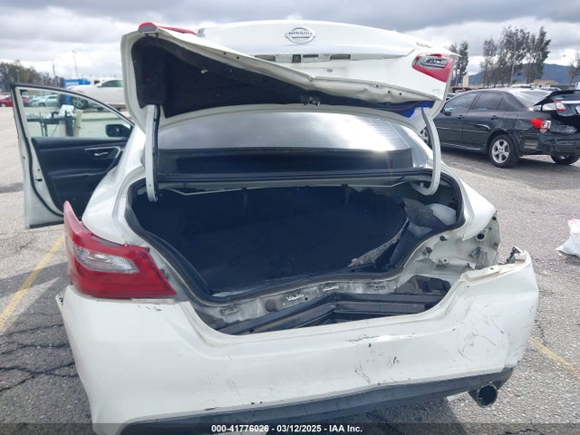 1N4AL3AP0JC157915 Nissan Altima 2.5 Sv