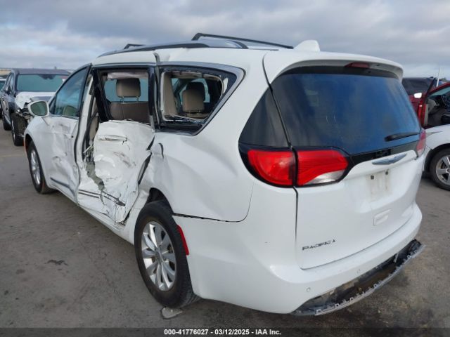 2C4RC1BG7JR141430 Chrysler Pacifica Touring L