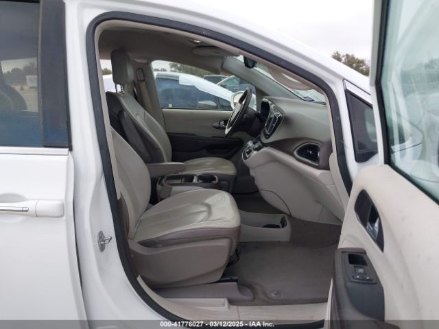 2C4RC1BG7JR141430 Chrysler Pacifica Touring L