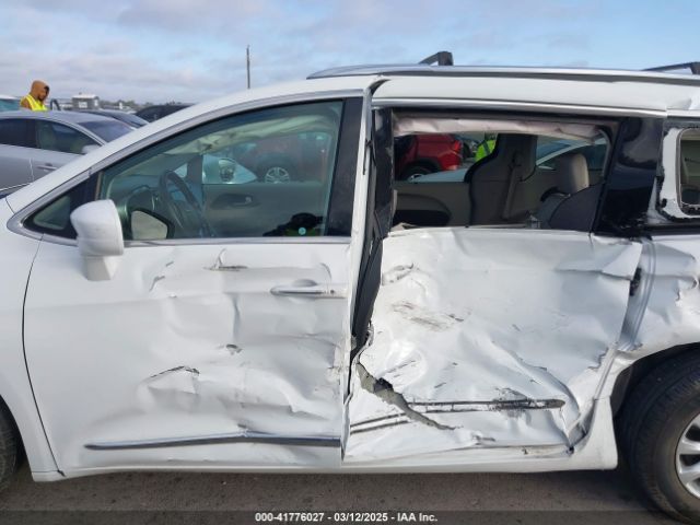 2C4RC1BG7JR141430 Chrysler Pacifica Touring L