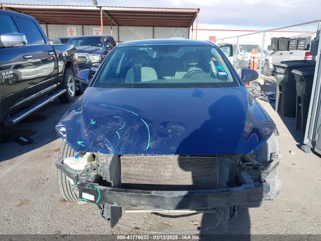 5NPD74LF9HH155827 Hyundai ELANTRA SE