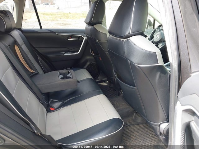 Toyota Rav4 Xle 2019 JTMP1RFV1KD501607 Image 8