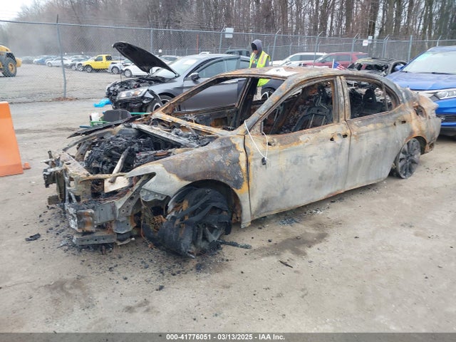 4T1B11HK2JU108286 Toyota CAMRY LE